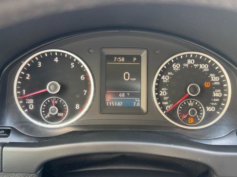 Used 2016 Volkswagen Tiguan S image 43