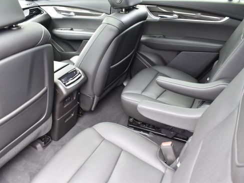 Used 2022 Cadillac XT6 Sport w/ Technology Package AWD/4WD image 27