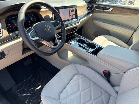 New 2026 Volkswagen Atlas SE image 10