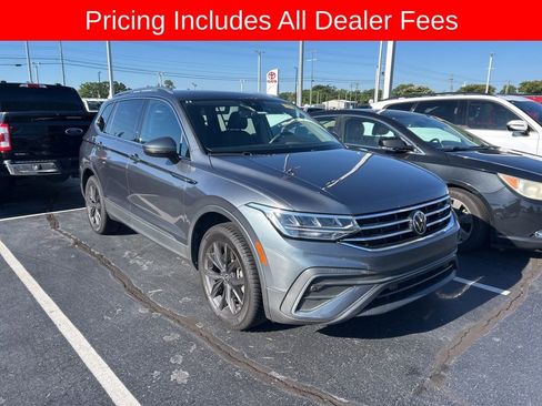 Used 2022 Volkswagen Tiguan SE FWD image 1