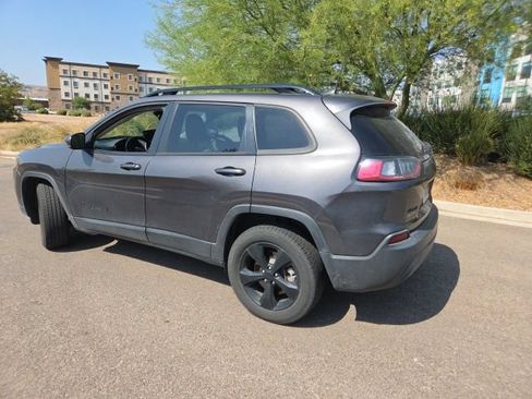 Used 2021 Jeep Cherokee Latitude Plus AWD/4WD image 5