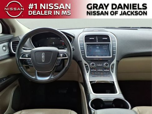 Used 2020 Lincoln Nautilus Reserve w/ Equipment Group 202A image 10