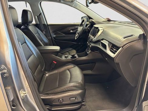 Used 2024 GMC Terrain SLT AWD/4WD image 16