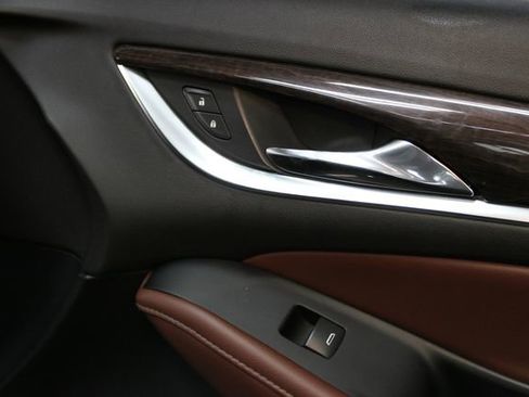 Used 2019 Buick Enclave Avenir w/ Avenir Technology Package AWD/4WD image 9
