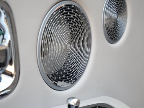 Certified 2022 Rolls-Royce Cullinan w/ Cullinan Package image 25