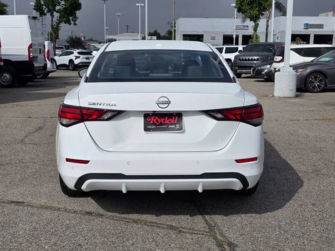 Used 2025 Nissan Sentra SV FWD image 7