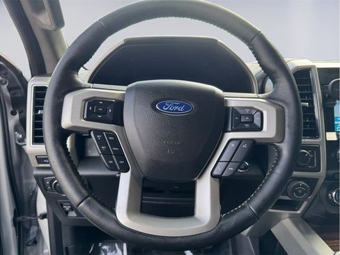 Used 2017 Ford F150 Lariat image 13