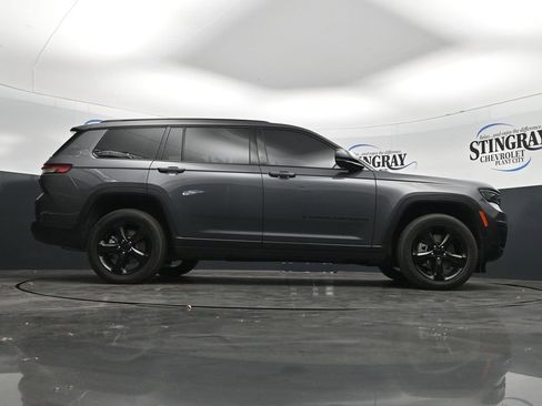 Used 2023 Jeep Grand Cherokee L Laredo RWD image 33