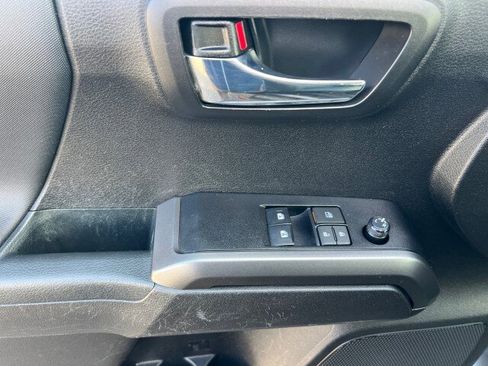 Used 2021 Toyota Tacoma TRD Off-Road w/ TRD Premium Off Road Package image 10