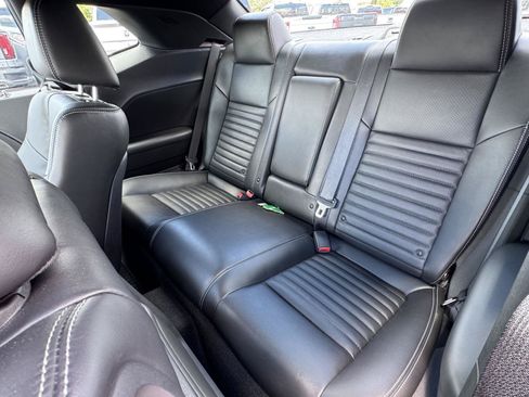 Used 2012 Dodge Challenger R/T RWD image 29