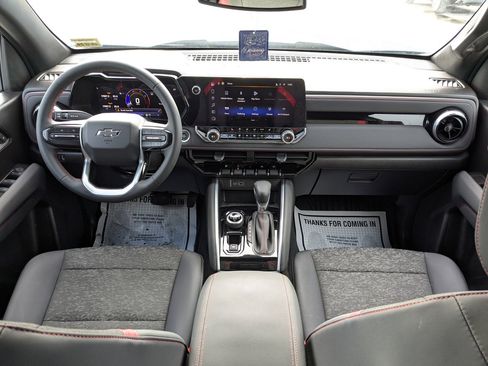 Used 2024 Chevrolet Colorado Z71 w/ Z71 Convenience Package 2 image 13