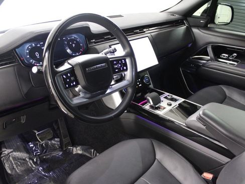 Used 2023 Land Rover Range Rover SE image 4