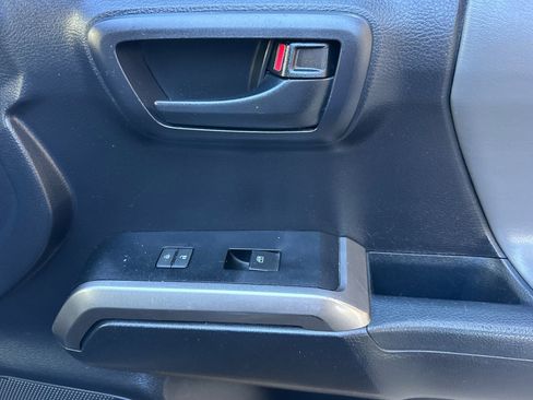 Used 2021 Toyota Tacoma SR5 image 21