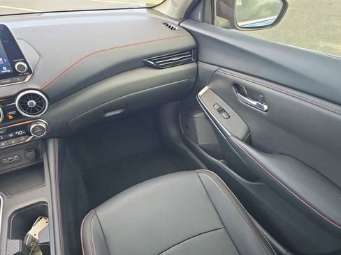 Used 2024 Nissan Sentra SR w/ SR Premium Package image 12