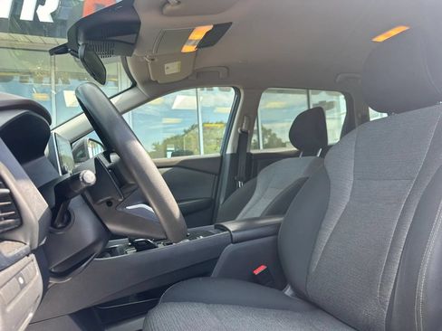 Used 2022 Nissan Rogue SV FWD image 9