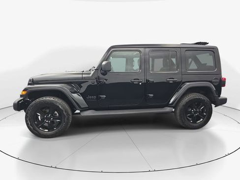 Used 2022 Jeep Wrangler Unlimited Sahara image 6