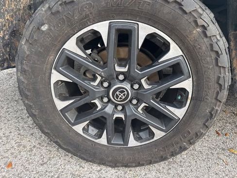 Used 2024 Toyota Tundra Limited image 12