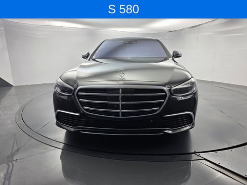 Used 2022 Mercedes-Benz S 580 4MATIC Sedan image 2
