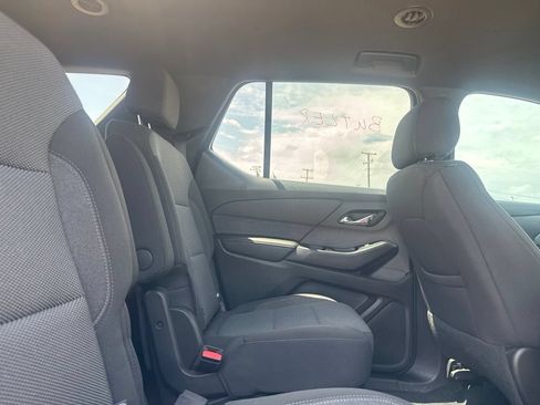 Used 2023 Chevrolet Traverse LT FWD image 30