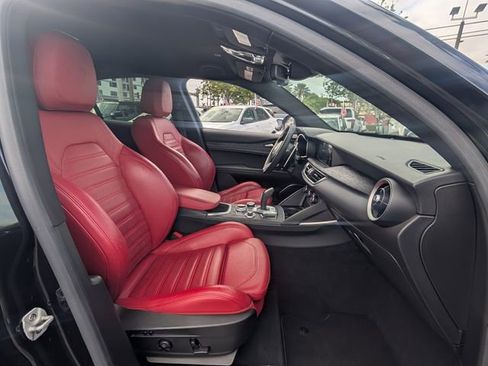 Used 2023 Alfa Romeo Stelvio Sprint RWD image 17