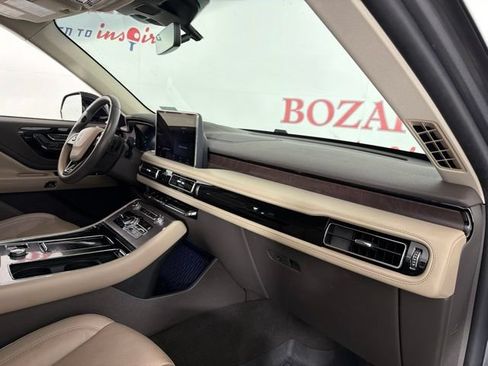 Used 2023 Lincoln Aviator Reserve w/ Equipment Group 201A RWD image 17