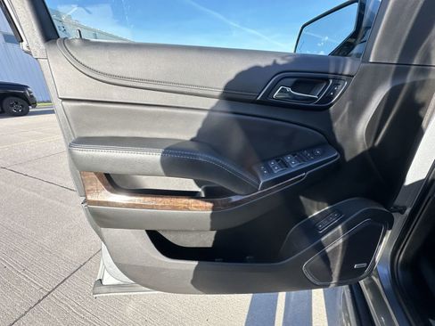 Used 2019 Chevrolet Tahoe LT image 23