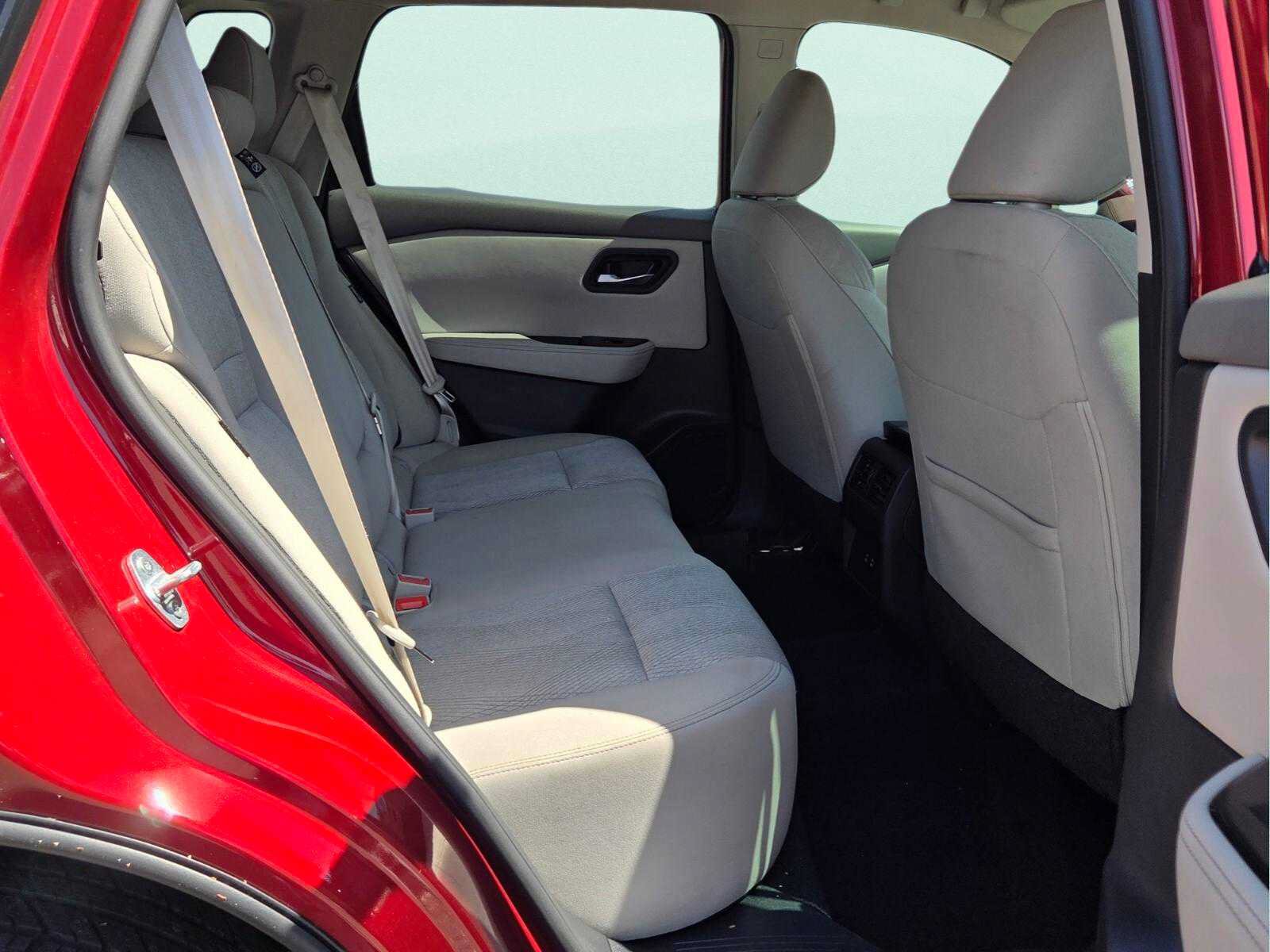 Used 2025 Nissan Rogue SV AWD/4WD image 14