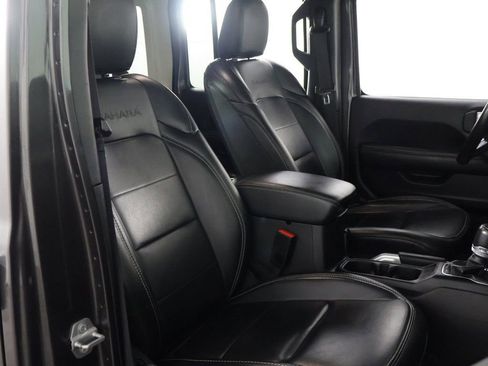 Used 2022 Jeep Wrangler Unlimited Sahara w/ Cold Weather Group AWD/4WD image 28