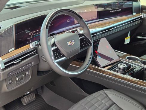 New 2026 Cadillac Escalade ESV Platinum Sport w/ LPO, ONYX Package AWD/4WD image 10