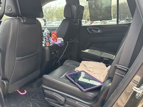 Used 2021 Chevrolet Tahoe LT w/ Rear Media and Nav Package image 7