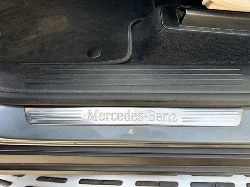 Used 2022 Mercedes-Benz GLE 350 4MATIC w/ AMG Line Exterior image 39
