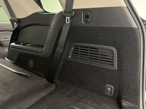 Used 2025 Nissan Pathfinder SL image 36