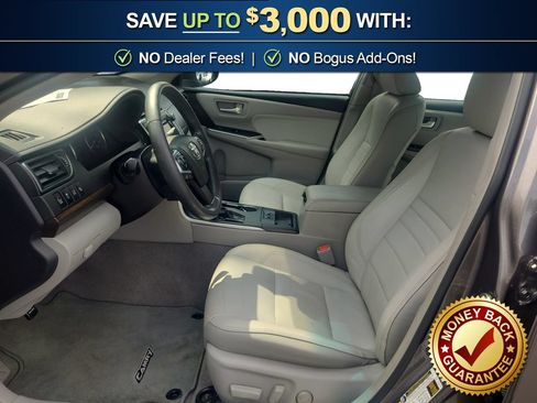 Used 2017 Toyota Camry XLE w/ Moonroof Package FWD image 14