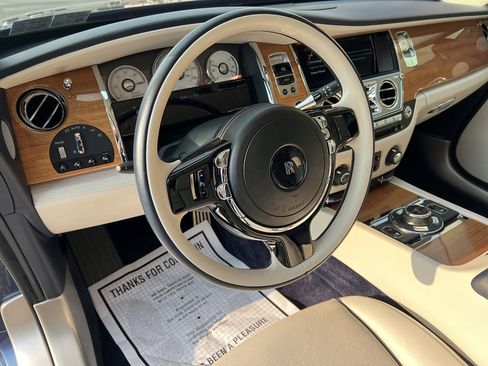 Used 2019 Rolls-Royce Wraith image 23