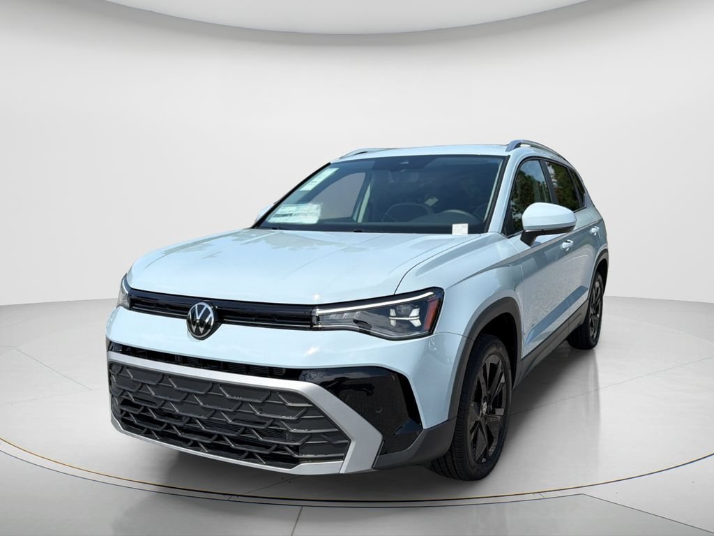 New 2026 Volkswagen Taos SE FWD image 1