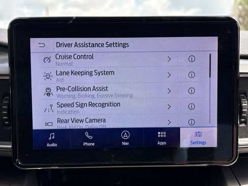 Used 2020 Ford Explorer XLT w/ Equipment Group 202A AWD/4WD image 26
