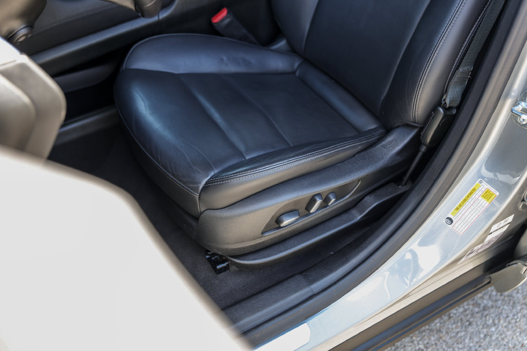 Used 2025 Cadillac XT6 Premium Luxury FWD image 8