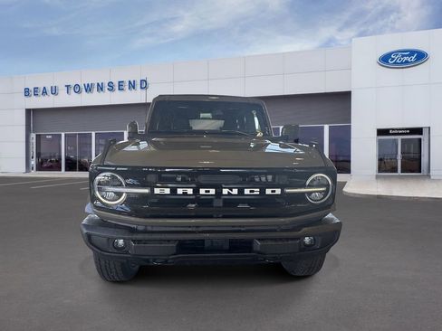 New 2025 Ford Bronco Outer Banks image 2