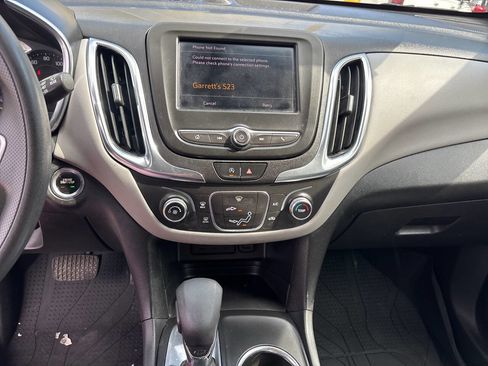 Used 2022 Chevrolet Equinox LS w/ LS Convenience Package FWD image 12