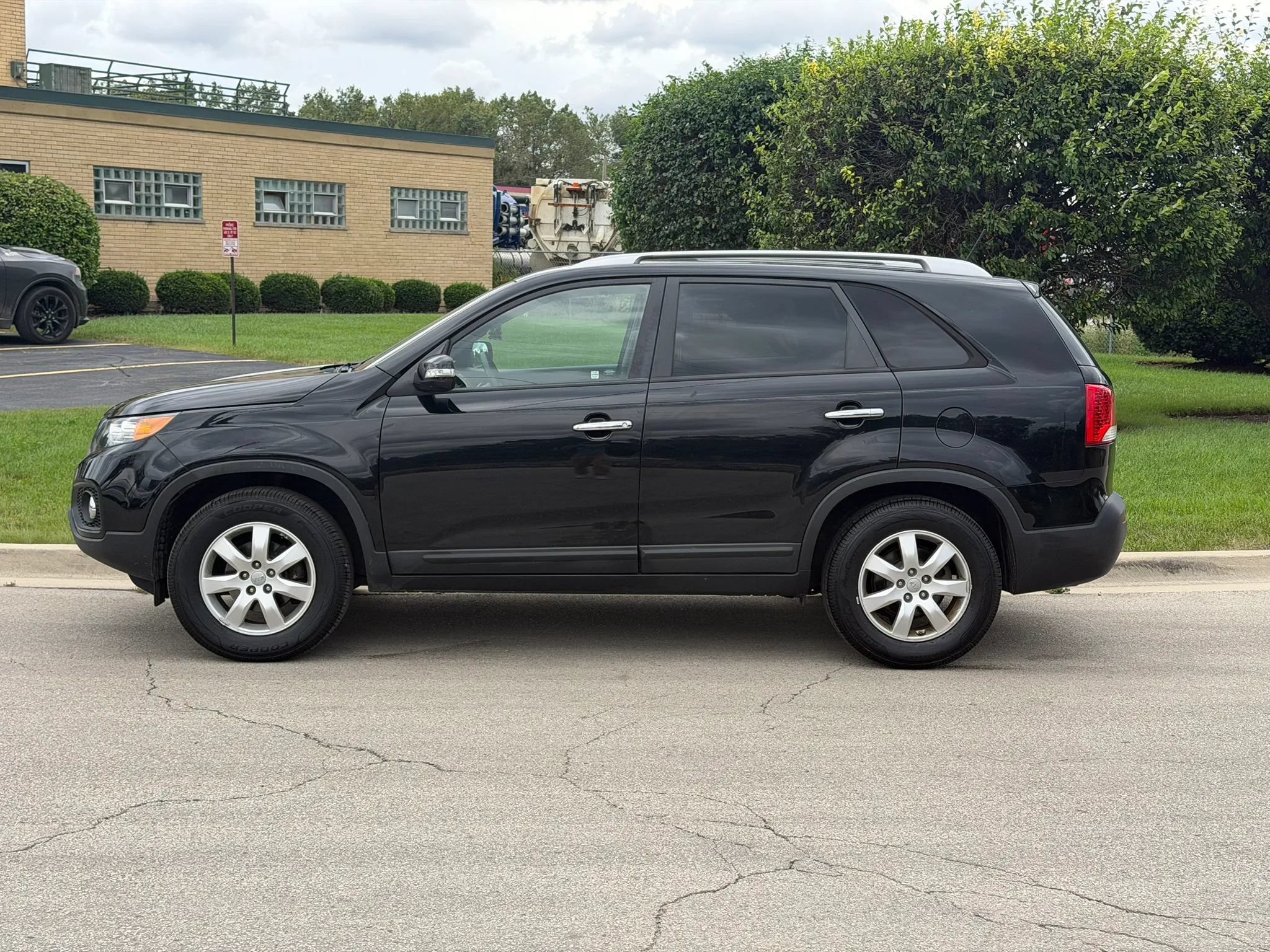 Used 2013 Kia Sorento LX w/ Convenience Pkg FWD image 2