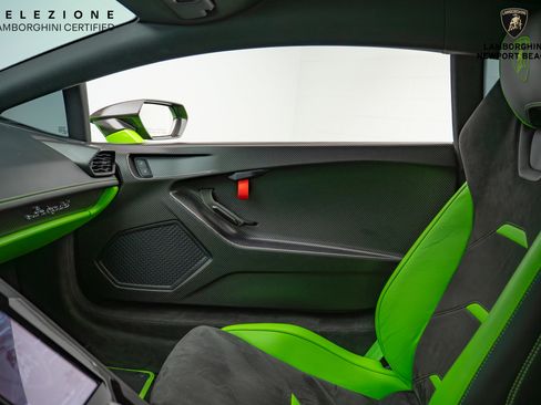 Used 2023 Lamborghini Huracan Tecnica image 34