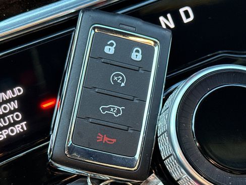 Used 2024 Jeep Grand Cherokee Limited w/ Black Appearance Package AWD/4WD image 37