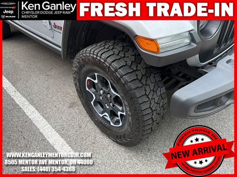 Used 2023 Jeep Gladiator Rubicon w/ LED Lighting Group AWD/4WD image 12