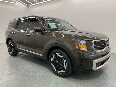 Used 2024 Kia Telluride S w/ S Sunroof Package FWD image 8