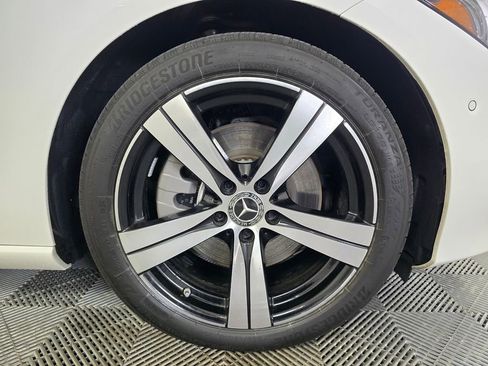 Used 2025 Mercedes-Benz C 300 4MATIC Sedan image 2