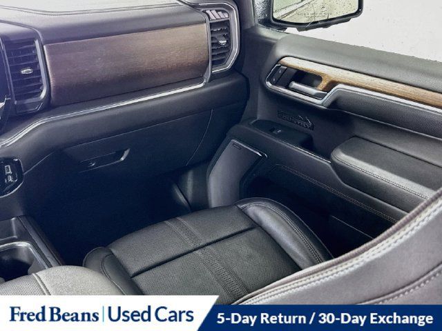 Used 2023 Chevrolet Silverado 1500 High Country w/ High Country Premium Package AWD/4WD image 31