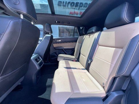 Used 2022 Volkswagen Atlas Cross Sport SE FWD image 32