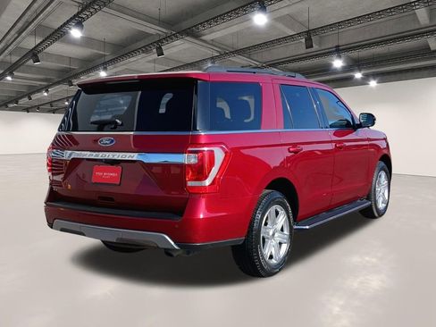 Used 2019 Ford Expedition XLT w/ Equipment Group 202A RWD image 16