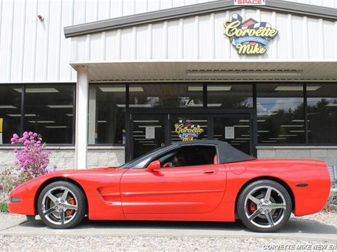Used 2001 Chevrolet Corvette Convertible w/ Preferred Equipment Group2 RWD image 4