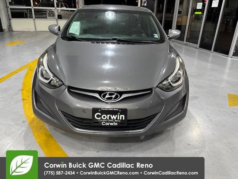 Used 2014 Hyundai Elantra SE FWD image 9